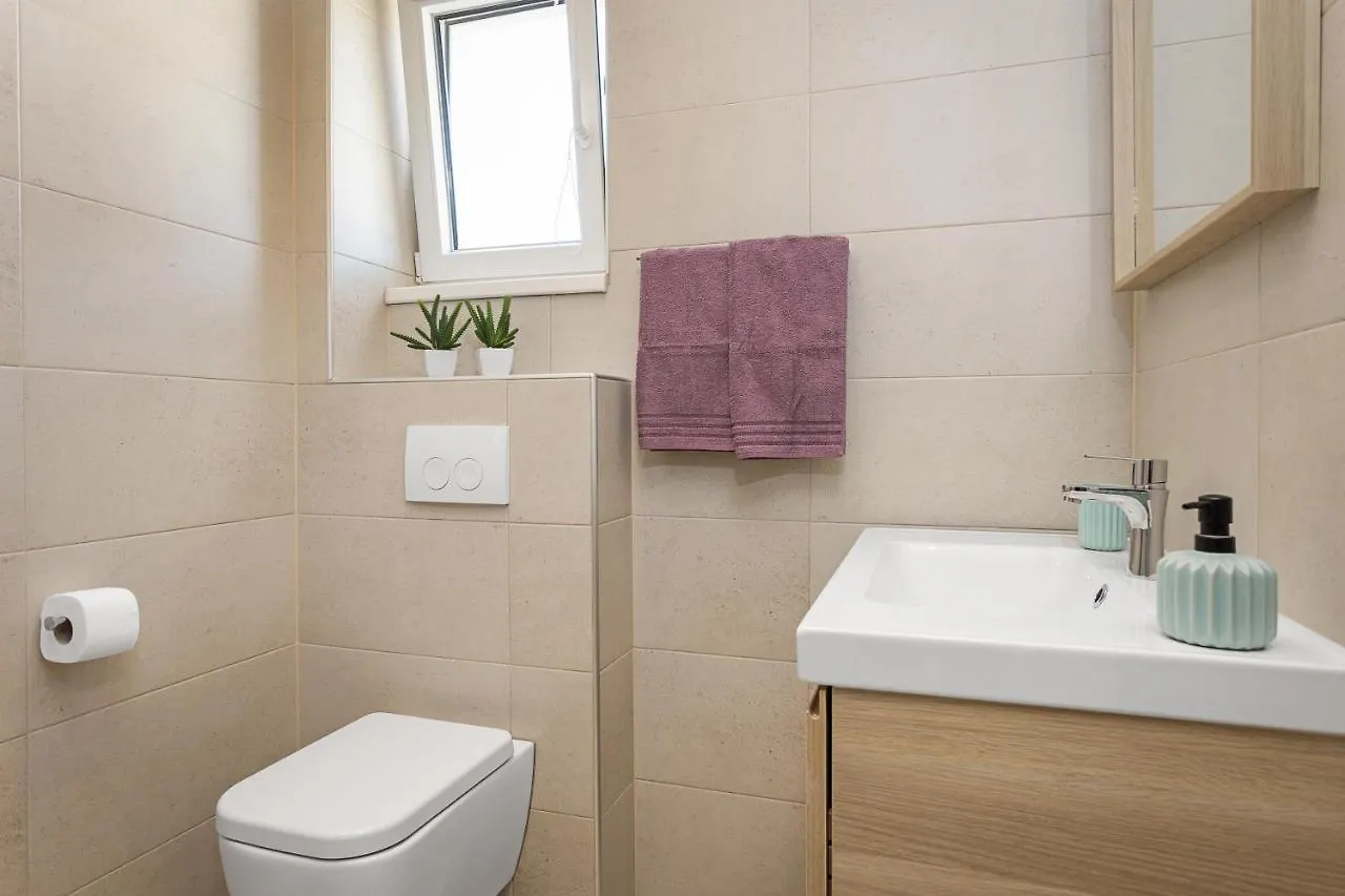 Villa Angie With Heated Pool Vodnjan