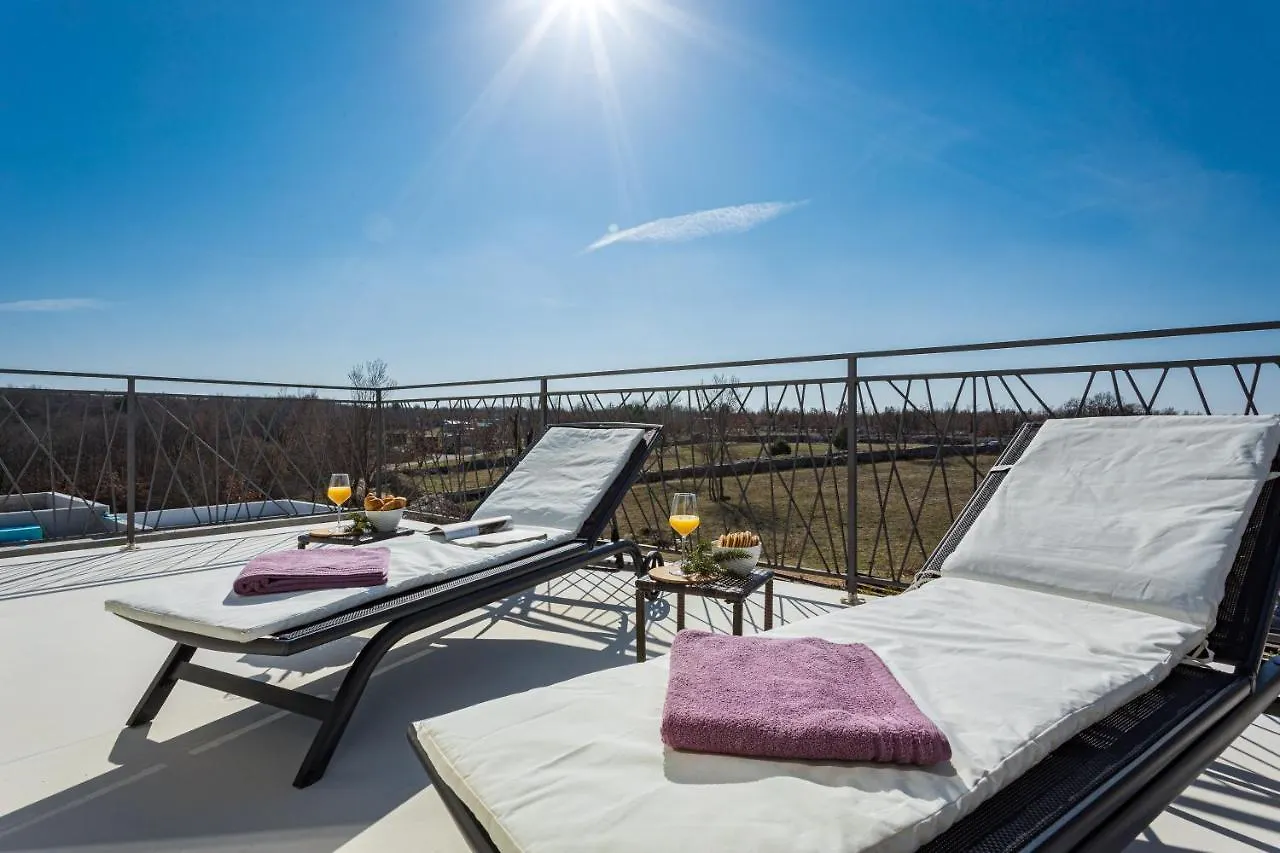 Villa Angie With Heated Pool Vodnjan Croatia