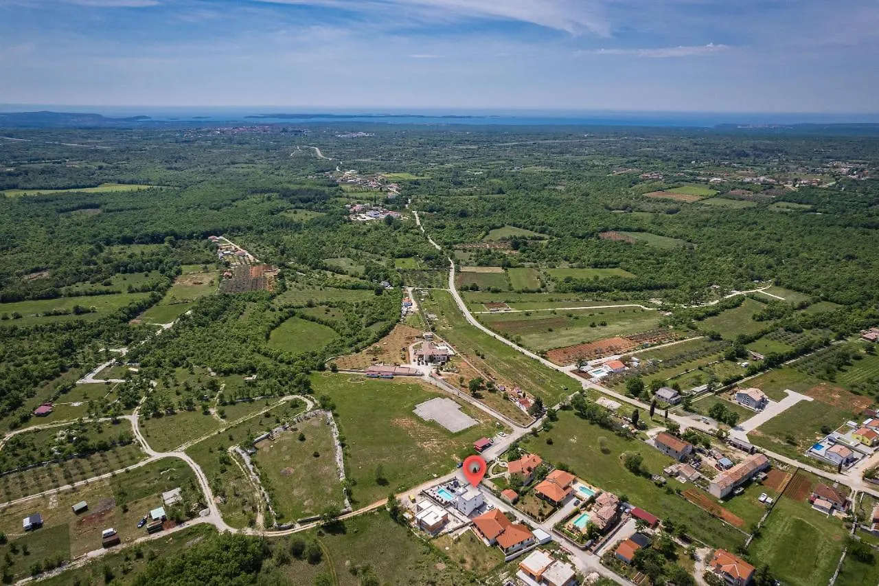 Villa Angie With Heated Pool Vodnjan