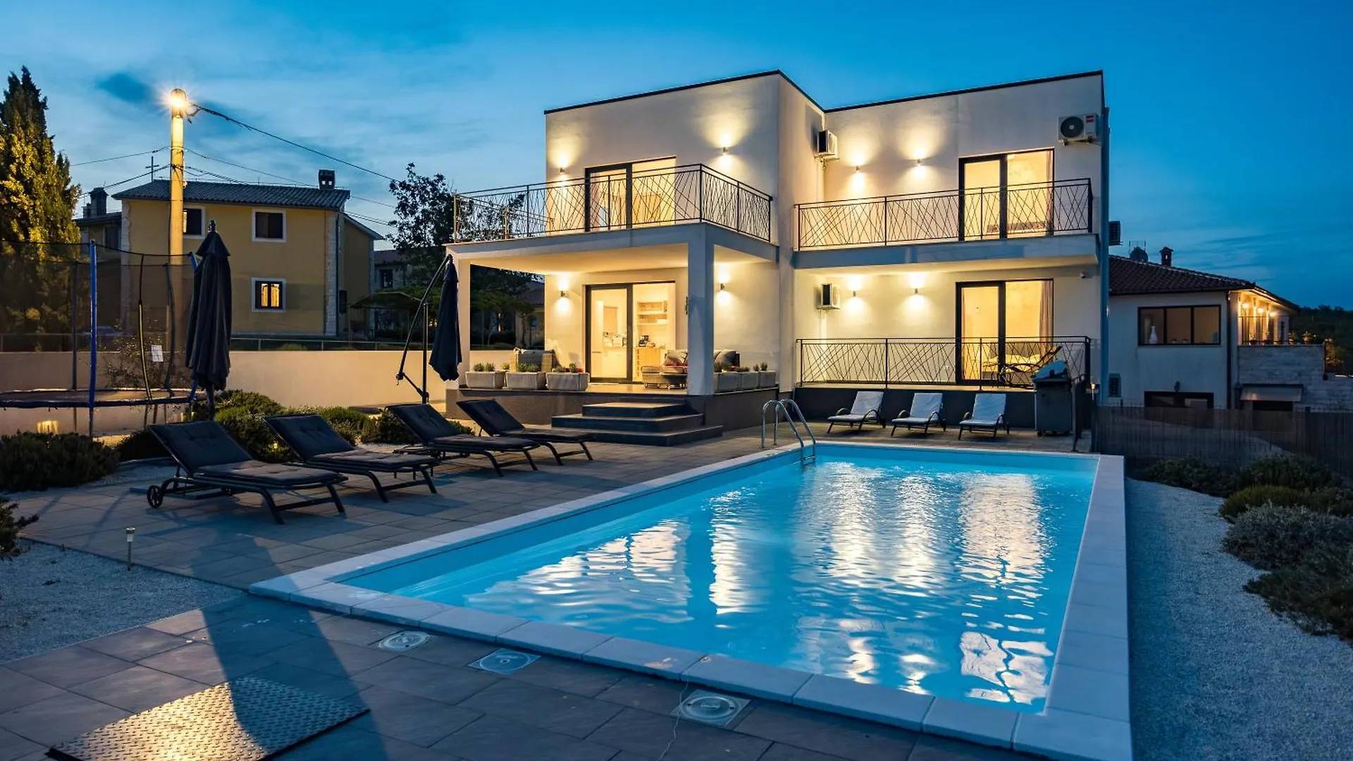 Villa Angie With Heated Pool Vodnjan