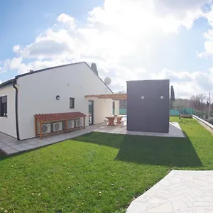  Villa Beautiful With Private Pool On Peaceful Location, Village Sveti Kirin